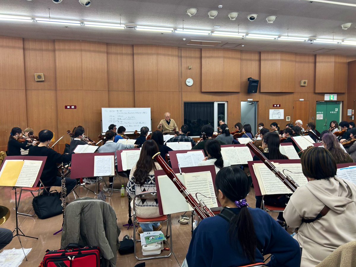KobePhil's tweet photo. 昨日、今日と最終練習を行い、いよいよ明日はニューイヤーコンサートです🎍会場がいつもと違いますので、お気をつけてお越しください！ https://t.co/CiC2y7Hs0k