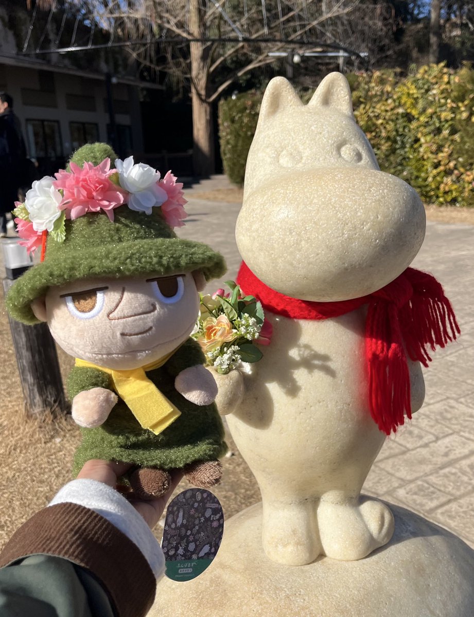 ochibi_chan11's tweet photo. 花冠今日からみたいですね〜🌼
ふんばるずのスナだと若干浮くけど可愛いですよ💚 https://t.co/CqbpFqi1w9
