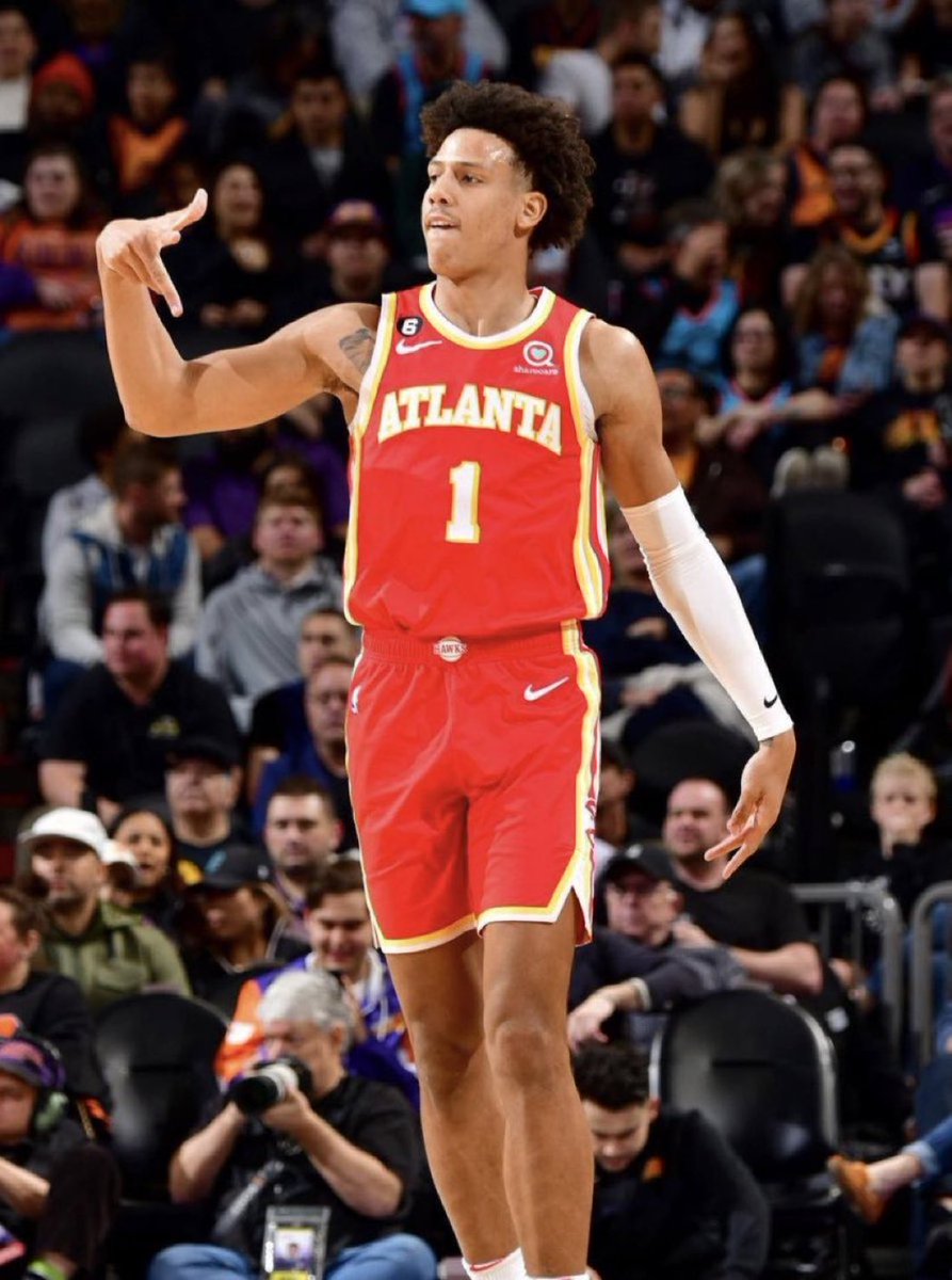 TheHoopCentral's tweet photo. Jalen Johnson tonight:

29 Points
9 Rebounds 
6 Assists 
12/18 FGM
5/6 3PM
35 Minutes https://t.co/MMZgDkfmYL