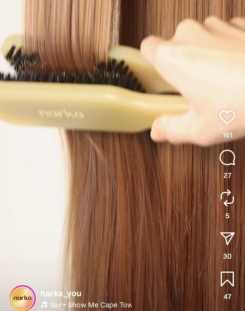 나르카에서 슬릭밀크 신상이랑 듀얼 돈모 브러쉬 나온단다... 나 이전 슬릭밀크에 증정으로 있던 돈모브러쉬도 엄청 영업하면서 손가락으로  눌러주면서 빗어주면 머릿결이 잡힌다 이랬는데... 아예 듀얼 돈모로 나오네 하!!!!