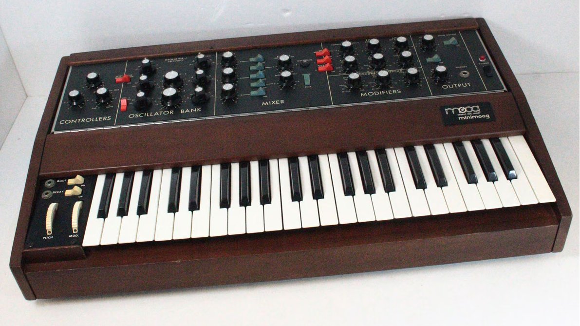 1484shibuya's tweet image. store.ishibashi.co.jp/view/item/0000…
【中古】MOOG / MINIMOOG 後期型 【渋谷店】
1970年に最初にリリースされたMinimoog Model Dは、1981年まで製造されていた世界初のポータブルタイプシンセサイザー。シリアル:12645の後期型になります。PITCH/MODホイールもギザギザな仕様になっています。
#MOOG
#SYNTH