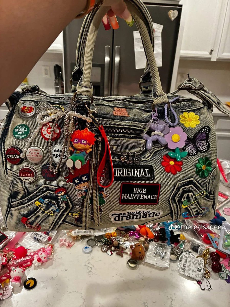 layxsnv's tweet image. these Jean junk handbags are soooo cute 😍😍