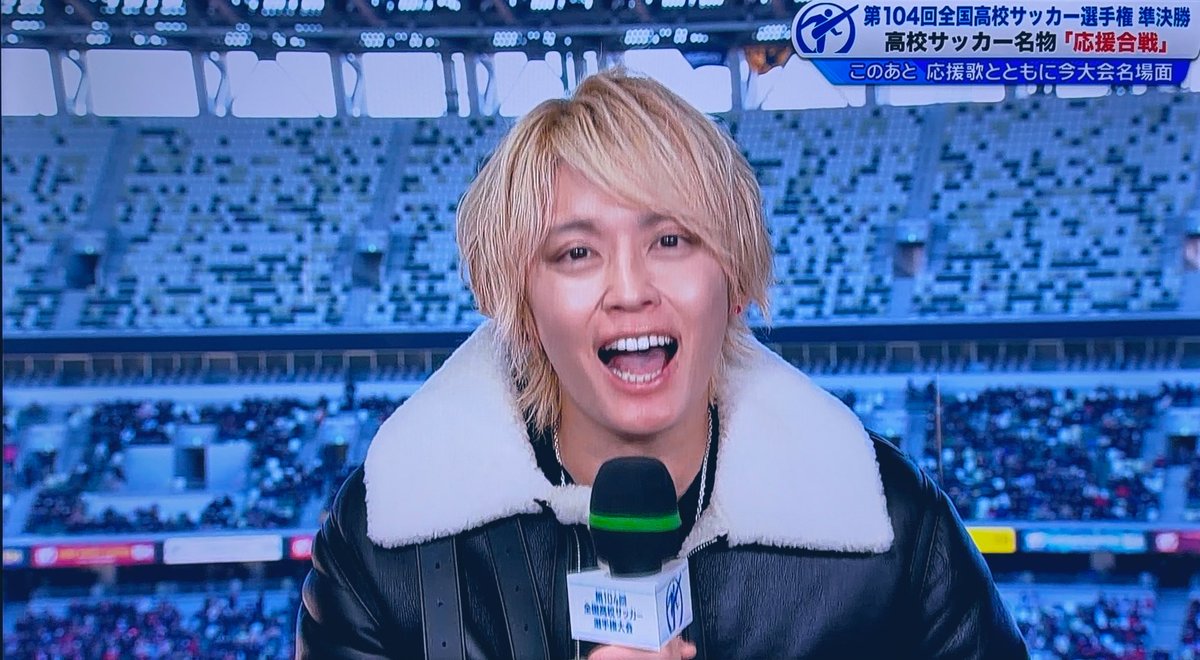 Tego4HONEYYY's tweet photo. サッカーが大好きな手越くんだからこそNEVER ENDのノートに書きとめられたT.N.Tの「未来へ」の歌詞にはまっすぐで深い想いが詰まってる。
勝ちたい気持ちも、悔しさも知っているからこそ、高校生たちへ本物のエールを届けてくれる言葉がたくさん😭

#手越祐也 #全国高校サッカー https://t.co/ivm3h7GRWH