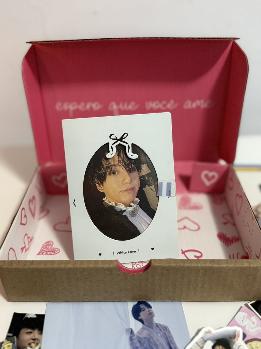 mnigabiii's tweet photo. feedback infinitamente positivo p @jjkwic 🤍 🎀

💌 o melhor que ja recebi, obrigada por tanto, alem de me ajudar a ter fechado o set, pela sua amizade e por tanto amor e carinho perceptivel nessa caixinha, é bom ter você cmg p dividir o amor do nosso utt 🥺🤏🏼 https://t.co/yjLjlJbcZh