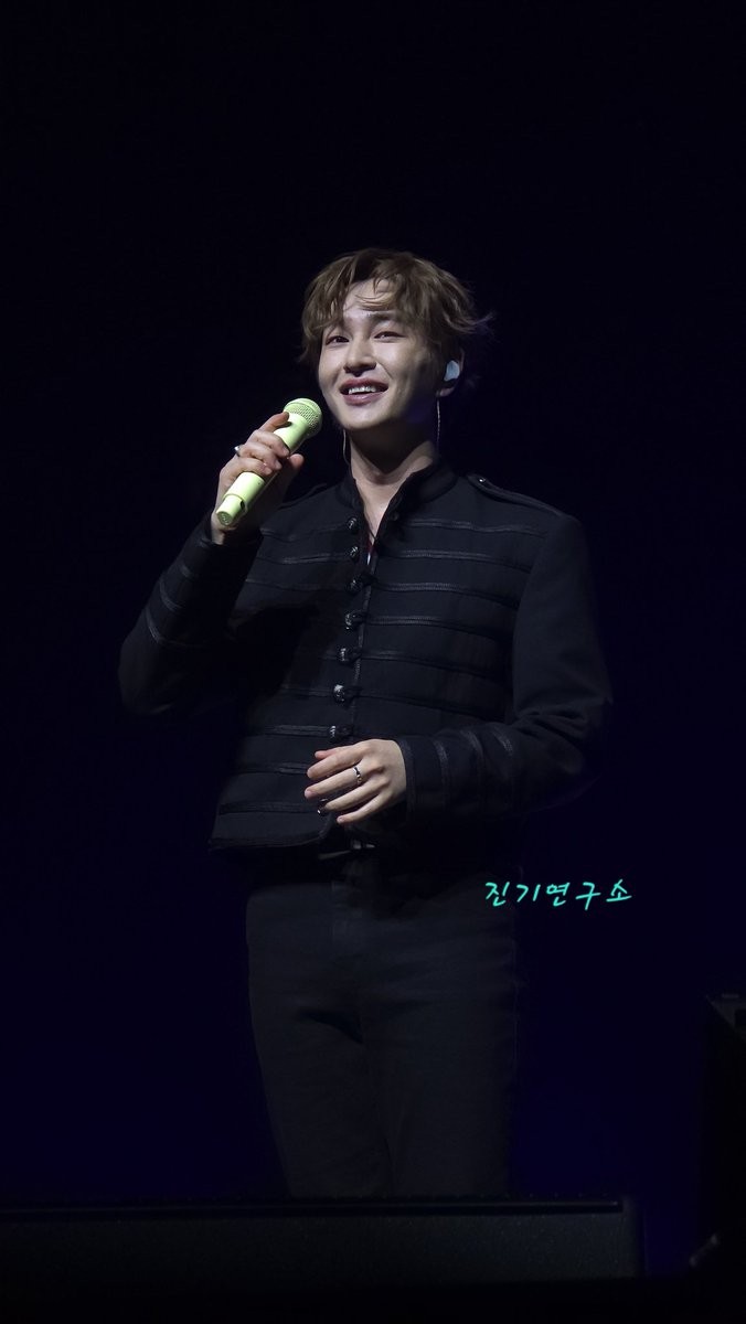 mokichoiae's tweet image. 260109 ONEW THE LIVE: PERCENT (%) in San Jose
정말 잘생기셨어요 오늘 

#온유 #ONEW #オンユ #オニュ 
#이진기 #SHINee #샤이니 
#ONEW_THE_LIVE_USA 
#ONEW_THE_LIVE_SanJose
#ONEW_THE_LIVE