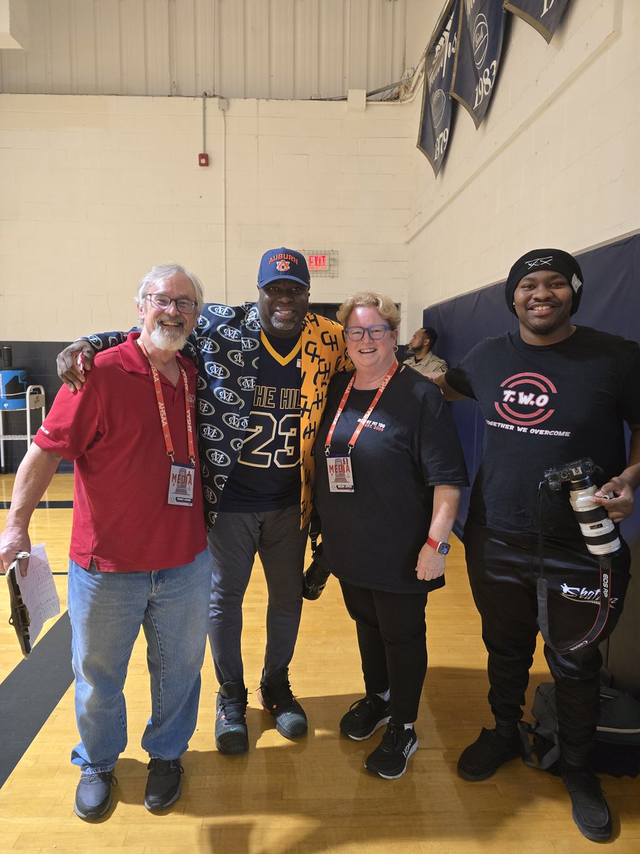 TOODLEBOYS's tweet photo. THE BIGGEST RIVALRY IN ALL SPORTS 🔥💪🏀💯 COTTAGE HILL CHRISTIAN ACADEMY -V- MOBILE CHRISTIAN 🔥🔥🔥🔥 INSTANTCLASSIC MOBILE CHRISTIAN GOT THE WIN BY 2 #TOODLEBOY #REPPIN FOR BUFFOM
#GAMEDAYSTARTSWITHTHEFIT💪
#REPFORYOURKIDS🔥
#REPFORYOURSQUAD💯
#ALLMYFRIENDSAREMODELS😍
#TOODLEBOY 💯💪"THEAMBASSADOR" "THE MOST RECOGNIZABLE SPORTS FAN N SPORTS"🔥💯 #REPFORYOURKIDS #REPFORYOURSQUAD 🔥🏈💯#ALLMYFRIENDSAREMODELS 😍
