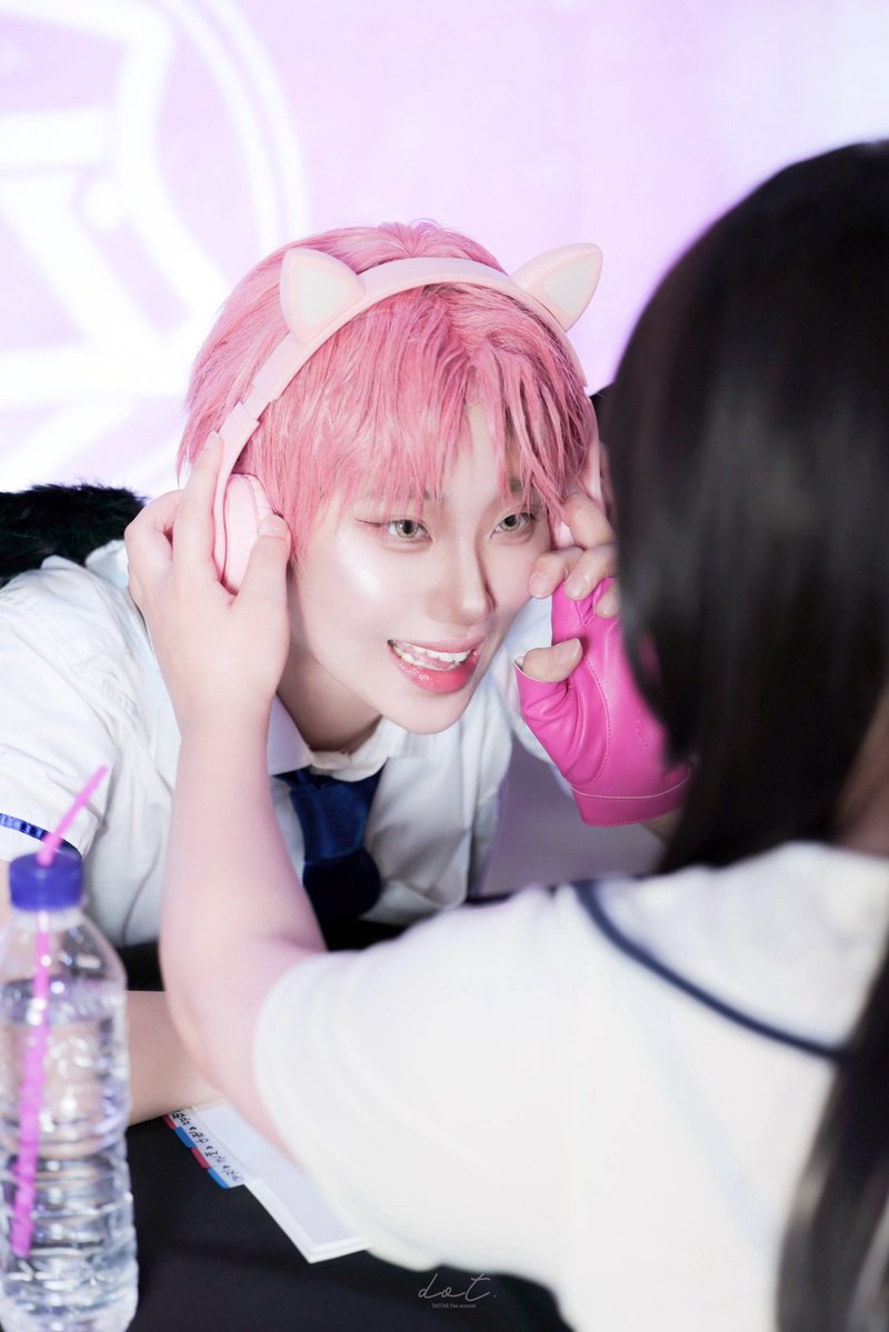 250621 테스타 마법소년 공개 팬싸

해달라는거 다 해주는 차고영🐱💕
#차유진 #TeSTAR