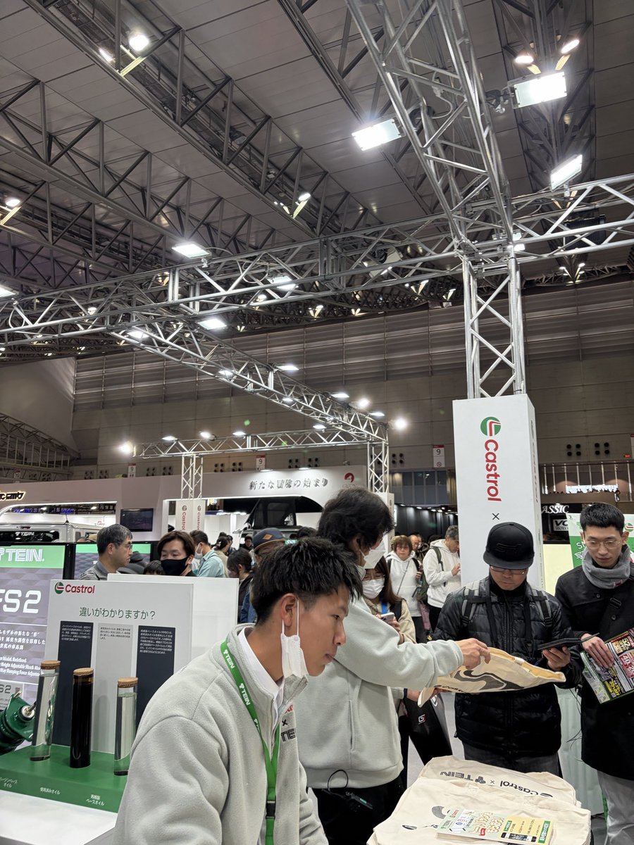 toto_rcch's tweet photo. #CASTROL https://t.co/QirQuIwx5B