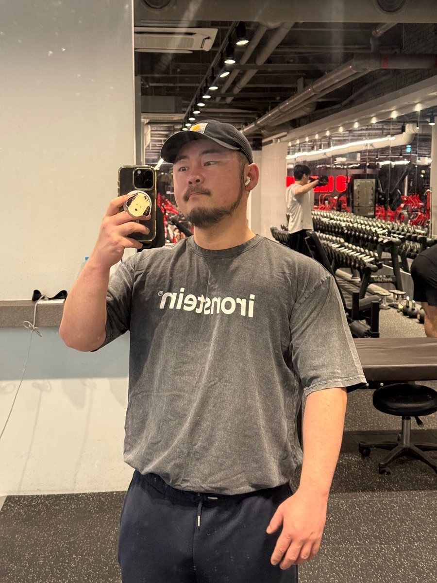 bbangmo2's tweet image. 운동 넘 오랜만이라
상체 돌렸더니 뒤질거같애🫠🫠