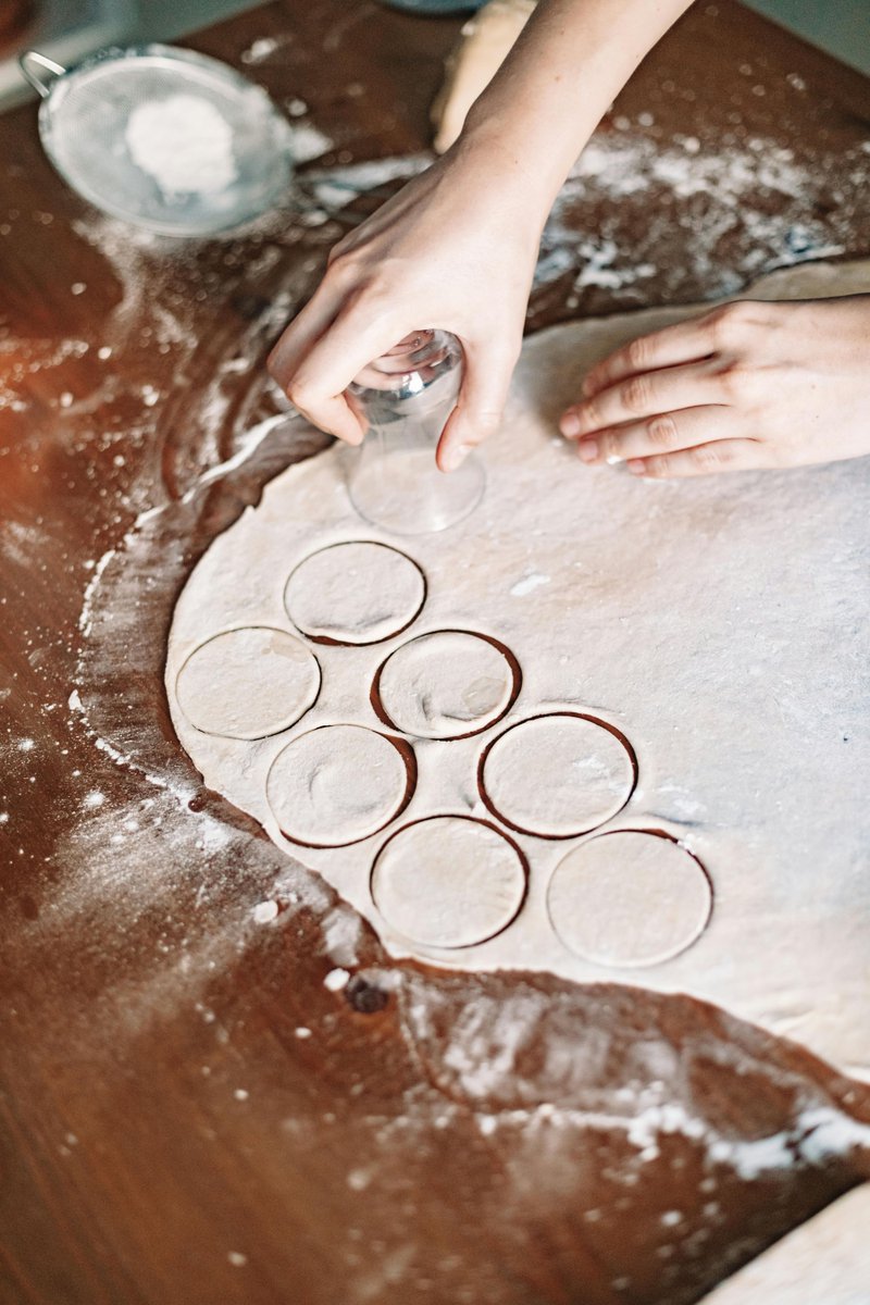 kitchenmaster92's tweet photo. Shaping dough into delightful designs is a baker's joyful dance.

#BakingFun #CookieCutouts #ShapeYourTreats #BakeAndCreate #CookieCrafting #CutoutCookies #SweetShapes #BakingJoy #CreativeBaking #CookieArt https://t.co/YJ7k1ty7Pp