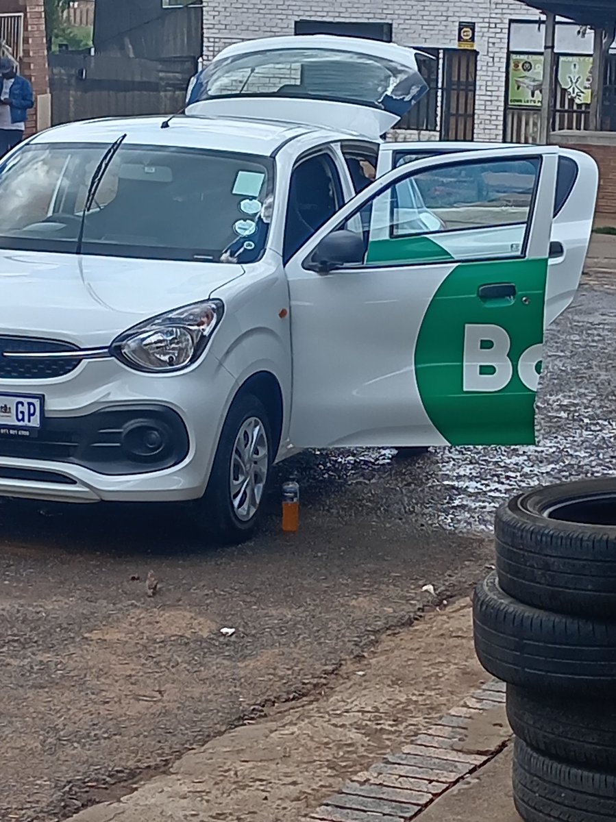 Sir Zubenathi Hlongwane tweet media