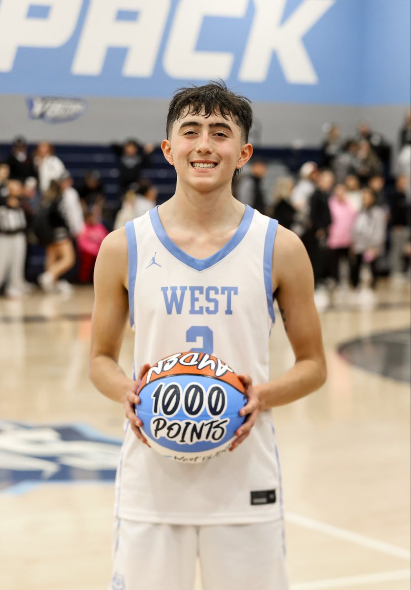 WestPlainsHoops's tweet photo. 1️⃣0️⃣0️⃣0️⃣

Ayden Larra becomes the first player in West Plains school history to reach 1,000 career points.

Honored tonight after a great team win over Randall.

#CutTheNets

@PressPassSports @LucasKinseyWT @hoopinsider @TexasHoopsGASO @806hsscmedia @NC10_Sports @lancelahnert https://t.co/mdwwMrD8IZ