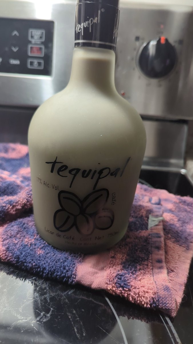 this shit is actually liquid gold I just took a blinker then 2 shots and now I'm zoning out staring at my LED's :3