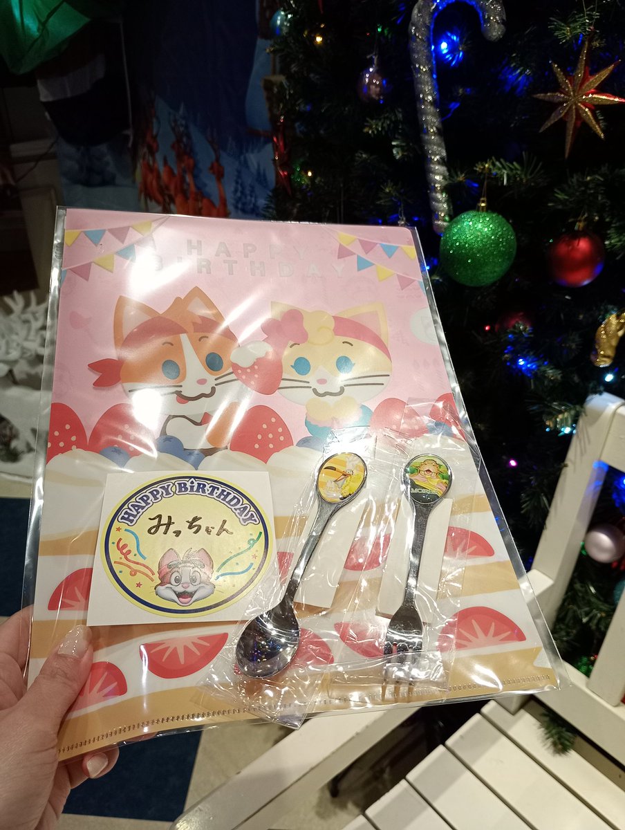 obakami's tweet photo. 今年もラグの誕プレ🎁GET🤗
スプーンフォークは結構嬉しいかもしれん😁 https://t.co/Iw5qSsN9ED