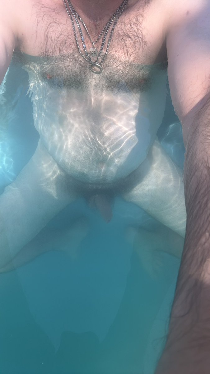 Silverwank's tweet photo. Nothing like skinny dipping 😜 https://t.co/wVCIOJkO7a
