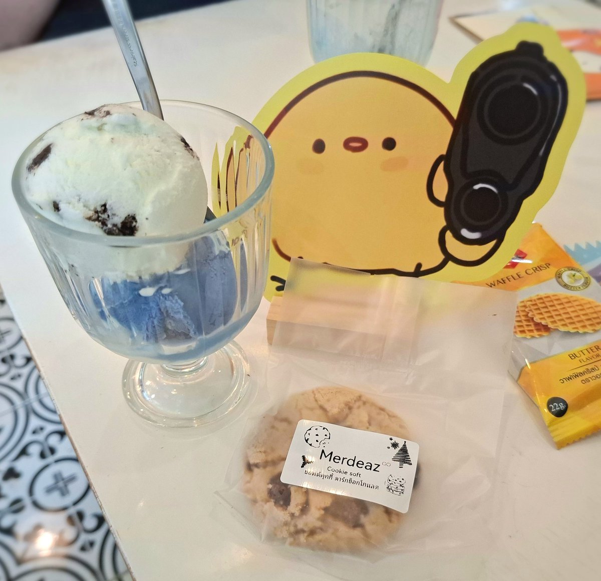V_IrxsV's tweet photo. ไอติมอร่อยมากกก ขอให้ปีนี้เป็นปีที่ดีของดากะและจุ๊เม๊าะทุกคนน๊าา✨
#303เกิดอีกทีก็ยังเป็นคูลเบิร์ด https://t.co/4EbkBXrYeQ