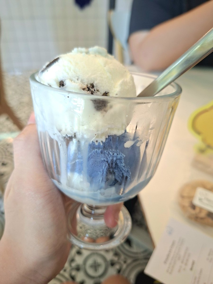 V_IrxsV's tweet photo. ไอติมอร่อยมากกก ขอให้ปีนี้เป็นปีที่ดีของดากะและจุ๊เม๊าะทุกคนน๊าา✨
#303เกิดอีกทีก็ยังเป็นคูลเบิร์ด https://t.co/4EbkBXrYeQ