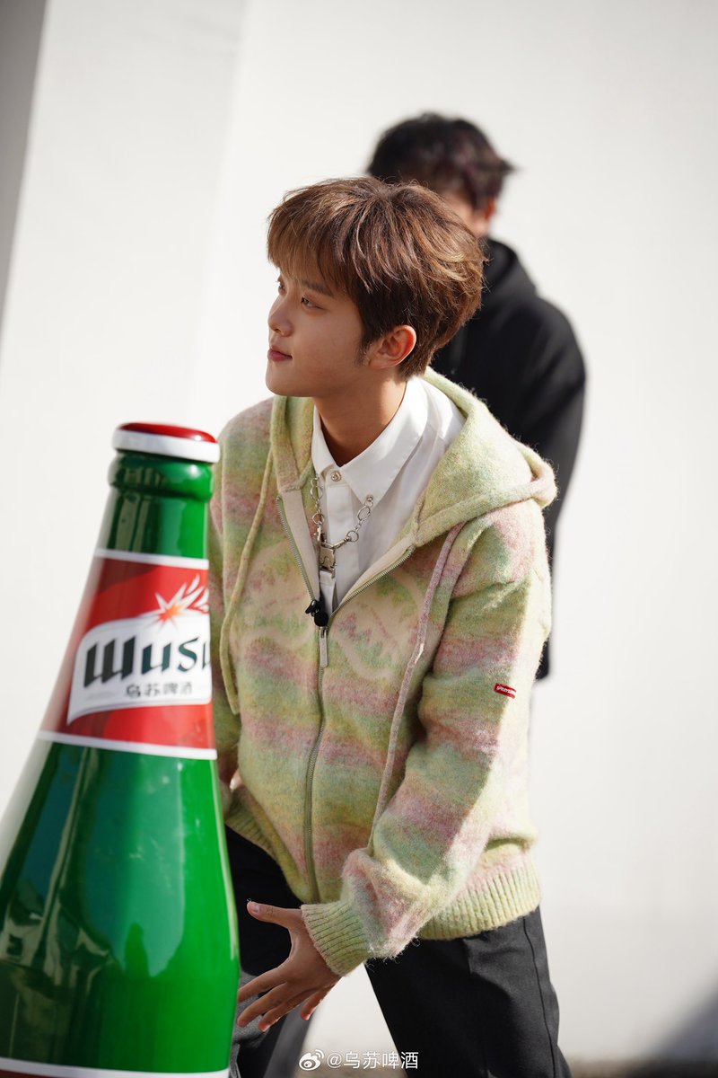 zhangxingtehyh's tweet image. ✨26.1.6 乌苏啤酒 Weibo✨

The mini-variety show 浓人走浓运 has aired! Zhang Xingte &amp;amp; his friends experienced the cutest job on the entire internet 🐶

Show youtube.com/playlist?list=…

Music youtube.com/playlist?list=…

@zhangxingte_

#张星特 #張星特 #ZhangXingte #จางซิงเท่อ
#浓人走浓运