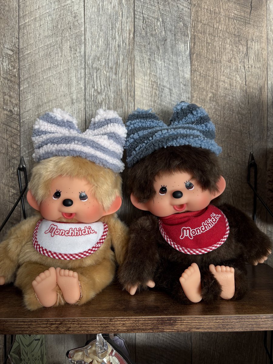 おそろの帽子買うてもろたもんもっち（名前） 右の子の名前はちっちもん。