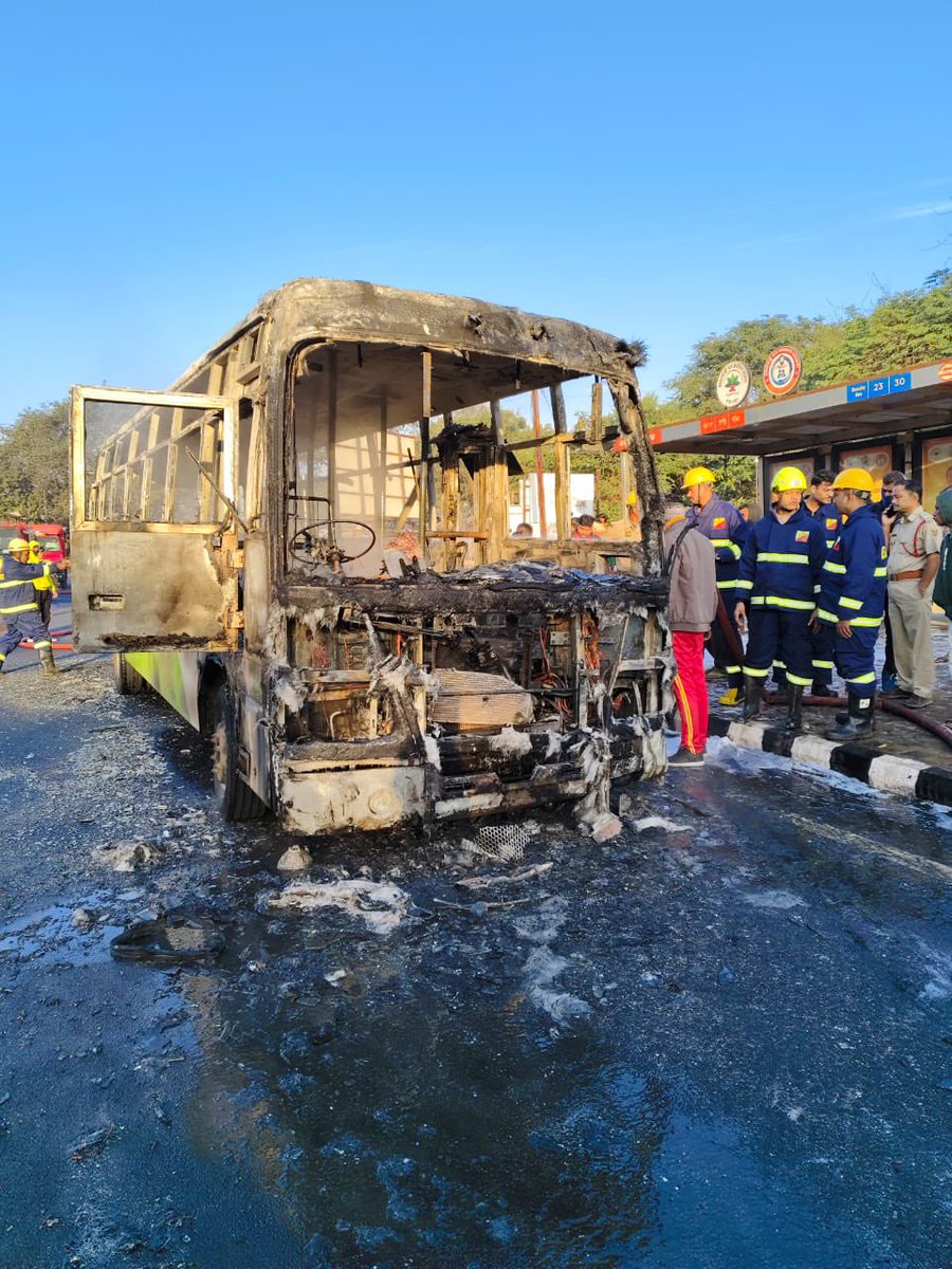 industryodishaa's tweet photo. 🚨 #Bhubaneswar | A fire incident involving a #MoBus occurred at Kalinga Studio Chowk. @SSEPD2 @MORTHIndia
🚒 Tamando Fire Station, with support from SFF CR, responded swiftly and doused the fire. @BSCL_BBSR @BBSRBuzz
✅ No casualties or injuries reported.
#Bhubaneswar #MoBus #FireIncident #PublicSafety #News #State