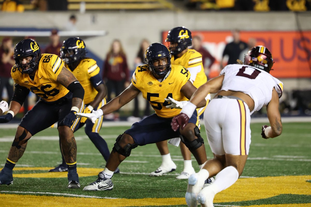 FrederickW_3's tweet photo. LET’S RUN IT BACK!!!! GO BEARS!! 🐻 https://t.co/s4aB7mKsyW