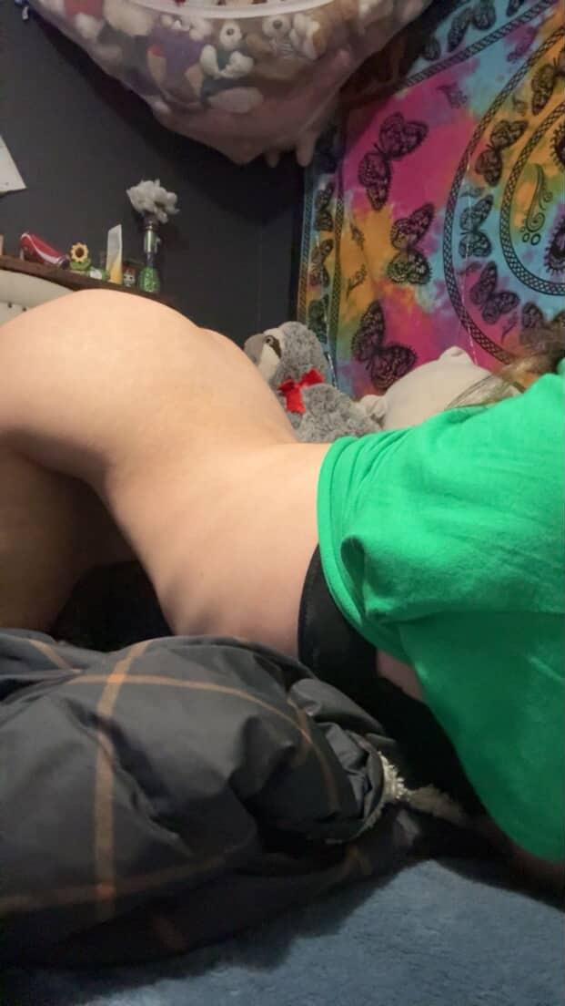 itsurslut's tweet photo. First one to dm me their girls nudes gets a surprise 🫢 https://t.co/pnBJAnkVKi
