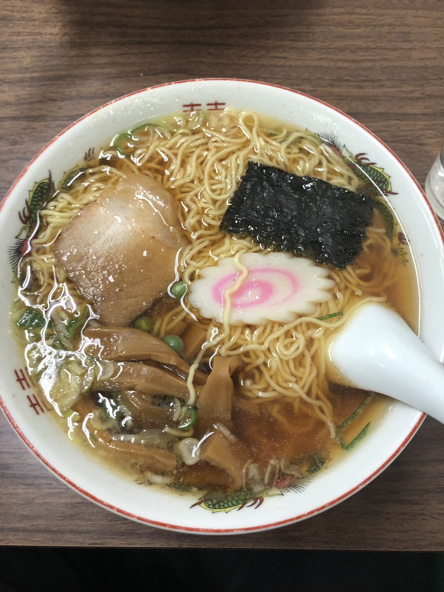 dragon_stop's tweet photo. 大宮「食堂多万里」さん

ラーメン＋餃子定食大ライス

やさしい味わいのスープで麺をするする啜ります
餃子もおいしかったです

感動しました
ごちそうさまでした
ありがとうございました

#大宮
#ラーメンラリー
#聖飢魔II https://t.co/XBhBY6JasY