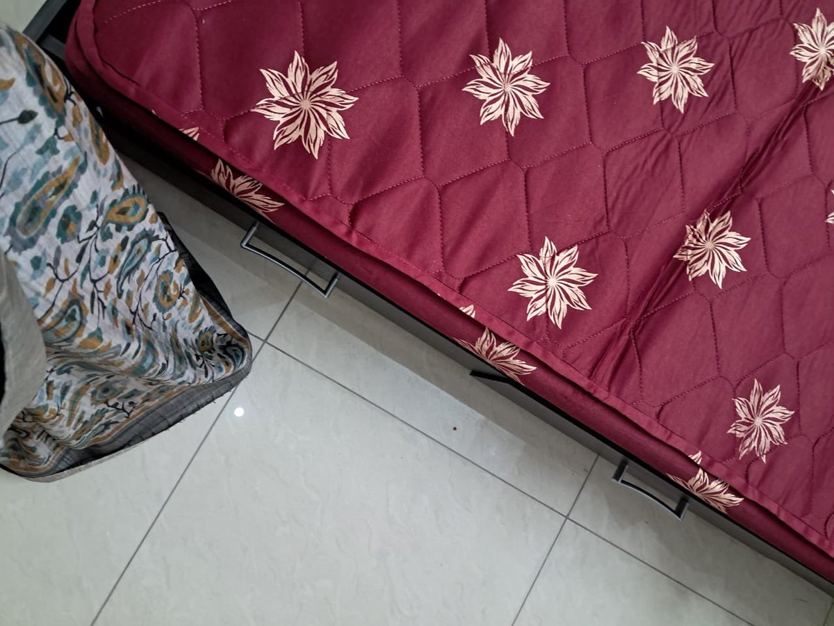 StrangerRanger4's tweet photo. @amazonIN @AmazonHelp @amazon Extremely disappointed with your handling of large orders. Ordered mattress , twice on Amazon, first wrong dimension sent and second time, damaged product. Now it’s stuck in return loop and Amazon can’t confirm when will be picked up. CC not helping https://t.co/vVcdaNRf8l