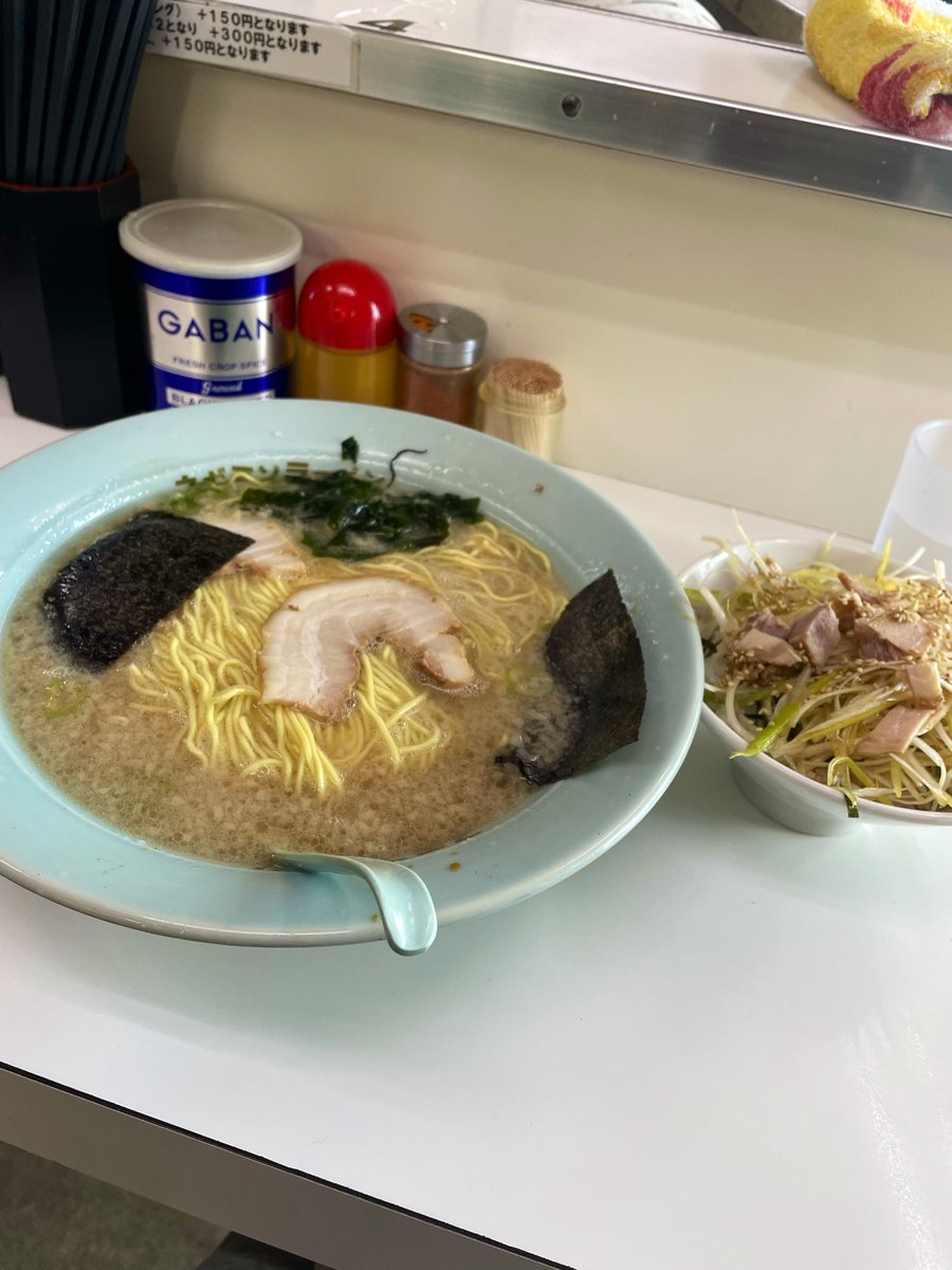 tucker68_'s tweet photo. 2026年初のラーメンショップ吉田川尻店
麺は＋50円
ネギ丼は＋100円
価格改正してましたー
もう、行かない
とはなりませんけど
#ラーショ https://t.co/pstlGDBVxP