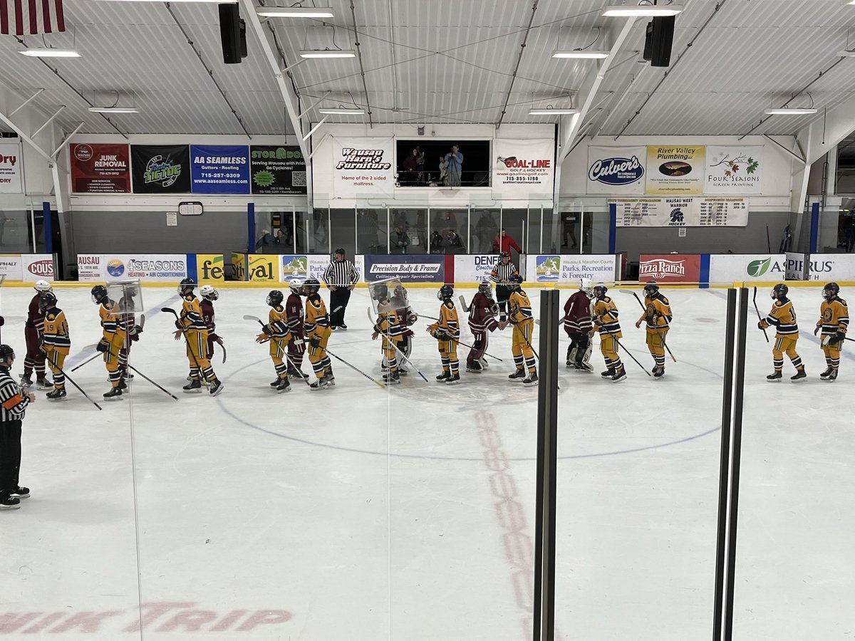 ChadHolmesWI's tweet image. Final:  Wausau West 8 Middleton 0.  3rd period goals for West from Xander DeByle, Chase Crass and a first varsity goal for Zack Gruhn.  West, now 14-1, vs. Notre Dame Academy tomorrow in West Hockey Invitational championship game.  #wiaahockey