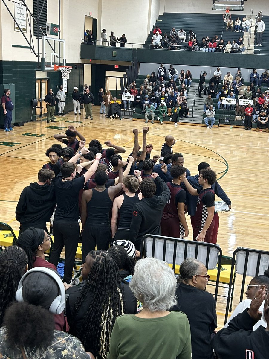 BasketballFihs's tweet photo. Fury get a big road win to start off region play against Laurens 55-48. S/O to the best student section in the region they breaking down the timeout with us #StrengthInnNumbers https://t.co/zktNKGD4sO