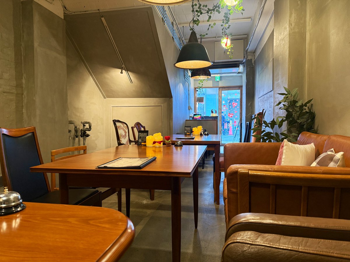 カフェでモーニング。ポークメルトホットサンド🥪クラフトアイスレモンティーも🍋