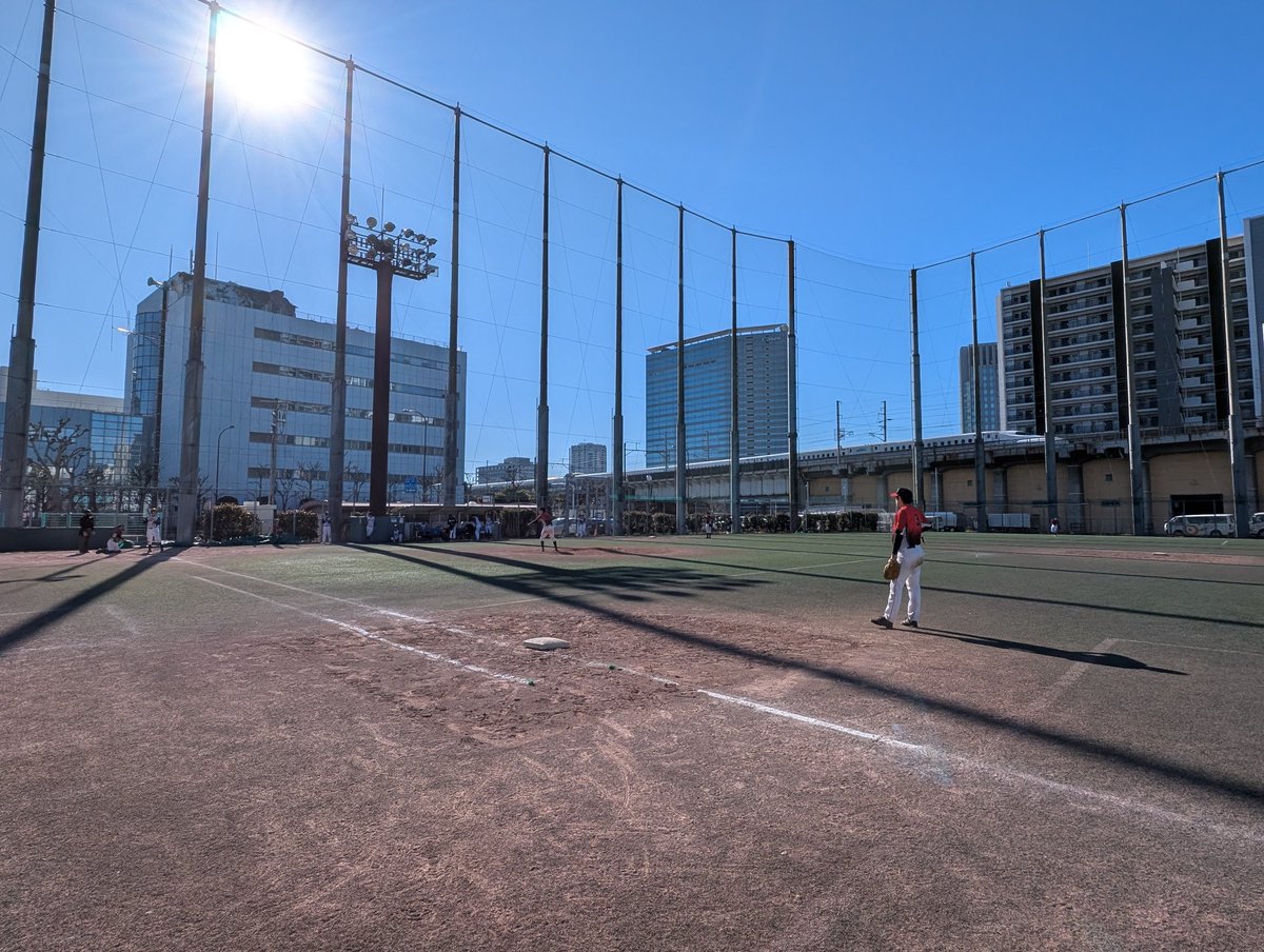 pawabacs's tweet photo. PAWABACS今年最初の活動は練習試合
みんな良く動けていて快勝

レフト側を新幹線が走っているので実質マツダスタジアム🚅 https://t.co/0eyW2UqZCo