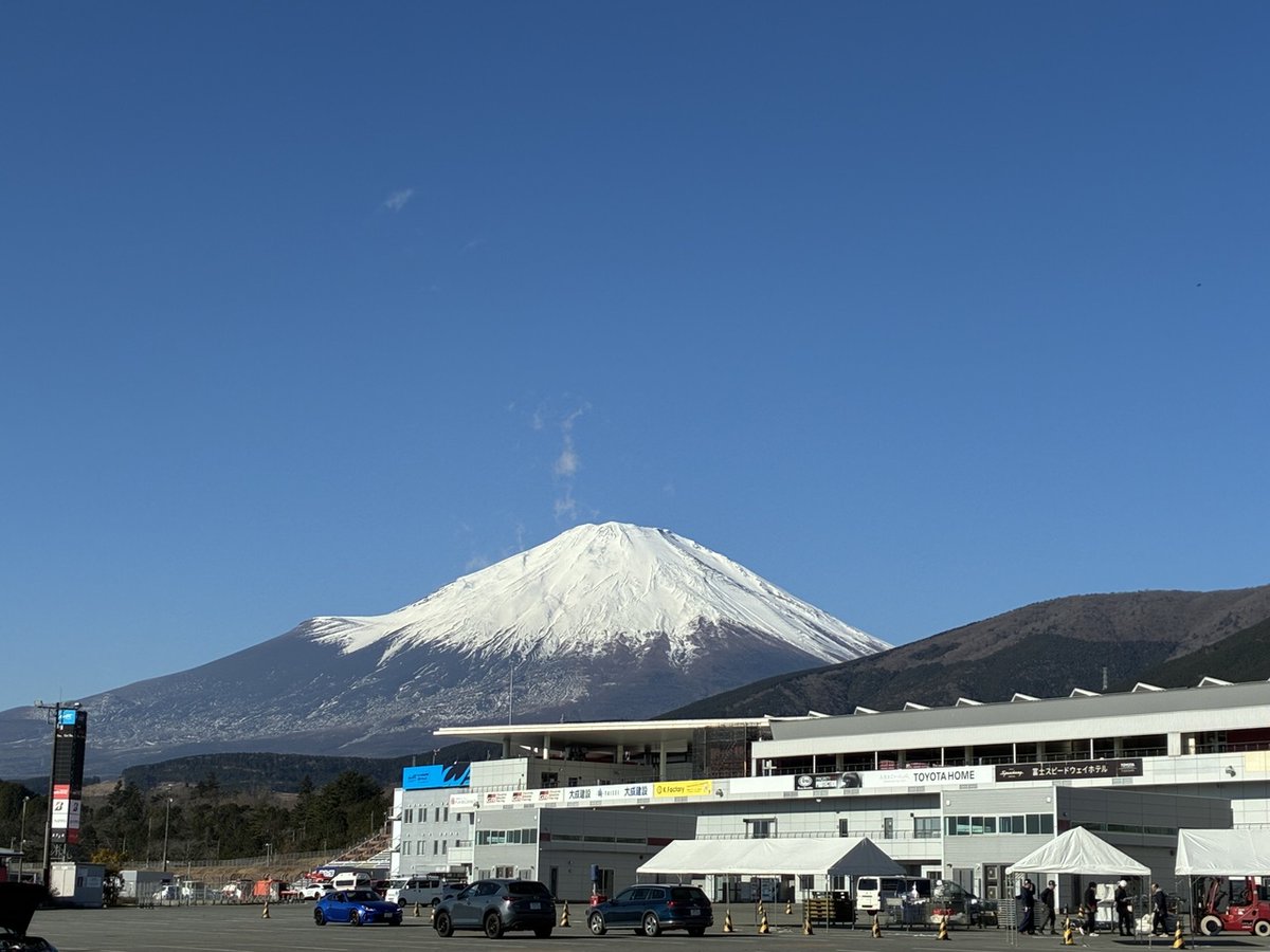JapanTransit's tweet photo. FSW 企業様イベント　1/7
　当社のF110レンタルレンタル車両を使用し若者50名程をご招待した大イベント！残念ながら写真等はお見せ出来ませんが、好感／感動で終りホッとしております。
　これからも某社様... 詳しくは https://t.co/i5uzQBVsVt https://t.co/Jkui19RcWV