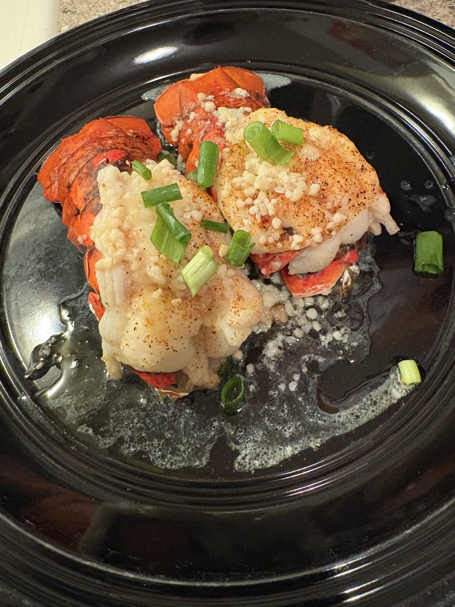 birdsbesilent's tweet image. #twinlobstertails #goodeats #seefood #yummy #NewOrleans #nola #Louisiana