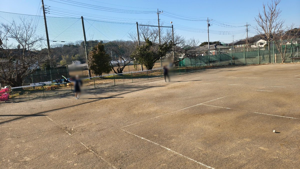 yoshimi_stc's tweet photo. #ソフトテニス
#中学生　#小学生
#比企吉見STC
#吉見ふれあいジュニア
今年初めの練習です。午前中は吉見中の部活の為、クラブは午後からです。今日は少なめですがその分沢山ボールが打てますね。
クラブ員絶賛募集中‼️
部活では少し物足りなく、もう少し打ちたい子は是非遊びに来てください👍 https://t.co/6CnhYIvgt2