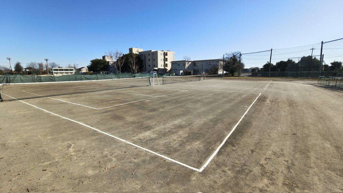 yoshimi_stc's tweet photo. #ソフトテニス
#中学生　#小学生
#比企吉見STC
#吉見ふれあいジュニア
今年初めの練習です。午前中は吉見中の部活の為、クラブは午後からです。今日は少なめですがその分沢山ボールが打てますね。
クラブ員絶賛募集中‼️
部活では少し物足りなく、もう少し打ちたい子は是非遊びに来てください👍 https://t.co/6CnhYIvgt2