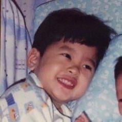 RealPorscheXX's tweet image. วันเด็กปีนี้อยากชวนทุกคนมาย้อนวัยเด็กของน้องปอร์เช่ด้วยการแชร์รูป พร้อมข้อความน่ารักๆ อย่าลืมติดแฮชแท็ก #XXSIVK #PorscheSivakorn เพื่อส่งต่อความน่ารักในวัยเด็กของน้องเช่กันค่ะ 🖤👦