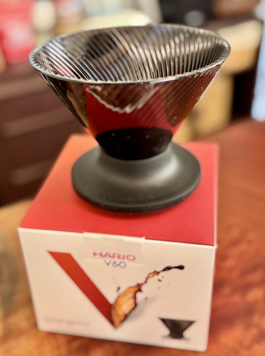 kamakurapapa1's tweet photo. やっと届いた!
新しいドリッパー☕️
早速、使ってみよう🎵
#独り言
#V60DRIPPER
#HARIO https://t.co/IVYlvg1jBv