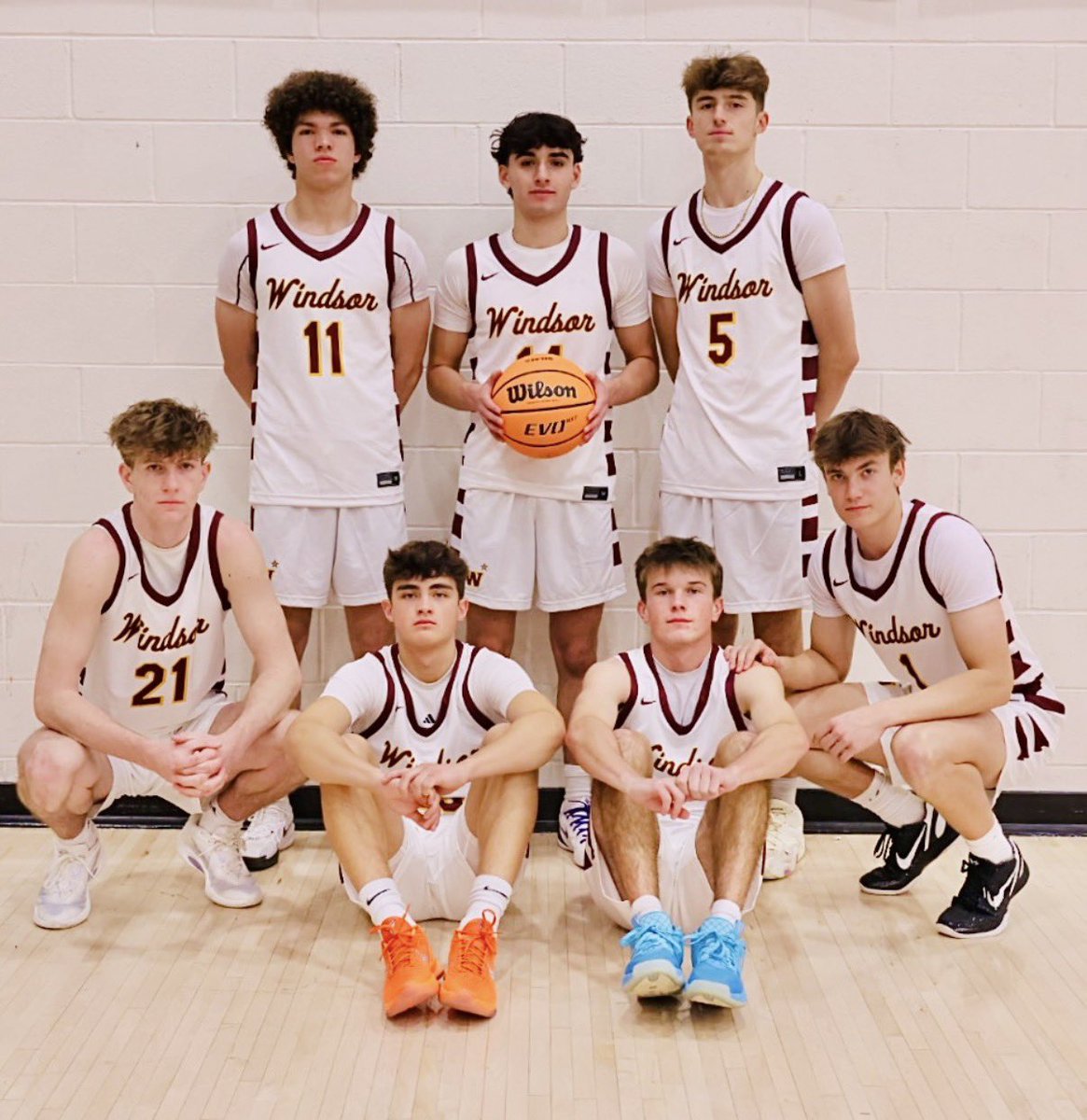 WindsorHSHoops's tweet photo. Formally introducing your Windsor High School men’s basketball seniors for the 25/26 season. 

1: Kyler Urich 
2: Camden Smith 
5: Madden Smiley
11: Thales Price 
14: Marcus Martinez 
15: Brady Kingsley 
21: Morgan (Mo) Sholder https://t.co/aUk6Yeymip