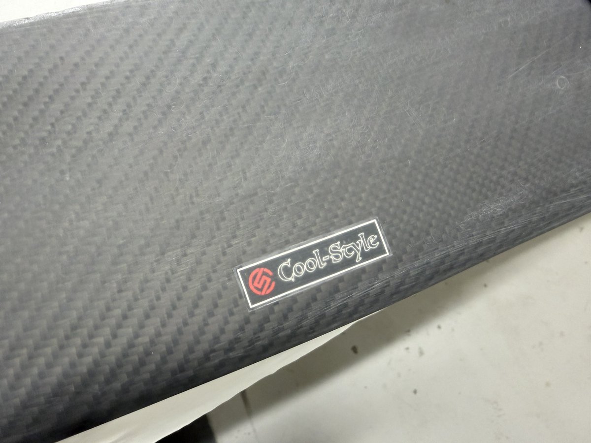 coolstyleIS500's tweet image. チラ見せカスタム😄
ようやくそれっぽくなって来た。
今の所大きな失敗なし🤣
#FRP
#カーボン
#フロントリップスポイラー
#DIY