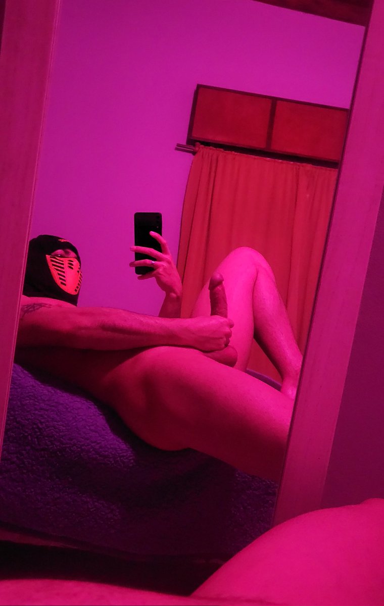 PapiHotX69's tweet photo. 1 o 2? 🍆🍑 https://t.co/97S71r0nKg