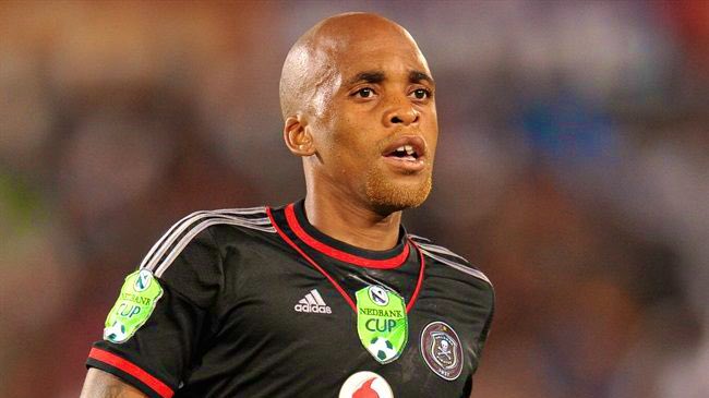 FOOTSA_'s tweet photo. Orlando Pirates → Mamelodi Sundowns moves always hit differently.

Always unexpected and emotional 

Here’s the full timeline of 7 transfers in the PSL era ⬇️🧵 https://t.co/Fs0k1M1LI7