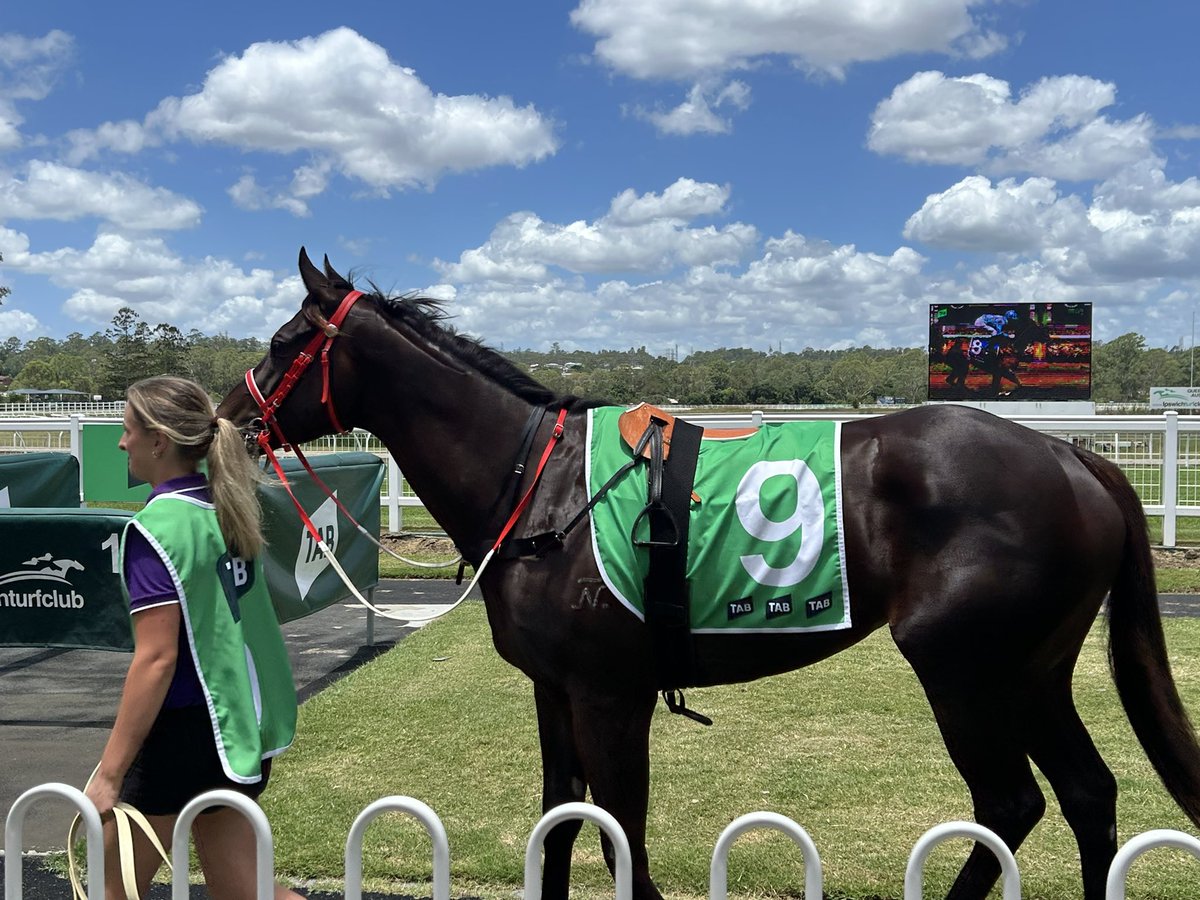 Outbloodystanding! 
“Betty” returns in style &amp; breaks her maiden status with a dominant display in the first at Royal Ippy .