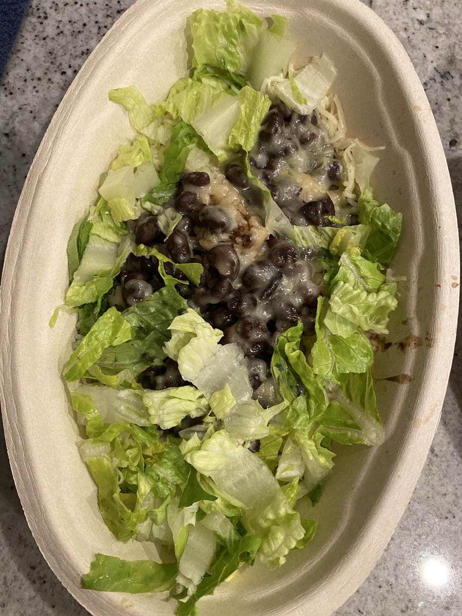 MrsCecch's tweet photo. @ChipotleTweets I don’t think the outcome of this order is accurate! I didn’t get chips and salsa. When speaking to Pepper I was only able to include one missing item. Then chat closed. So I get free chips and salsa when I paid $20 for a steak bowl with no steak?? 🤷🏻‍♀️ https://t.co/PR1MGC8tq2