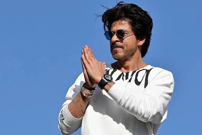 Its_CineHub's tweet photo. India's BIGGEST SUPERSTAR. Period 🔥✅ https://t.co/7dbhjYnVb8