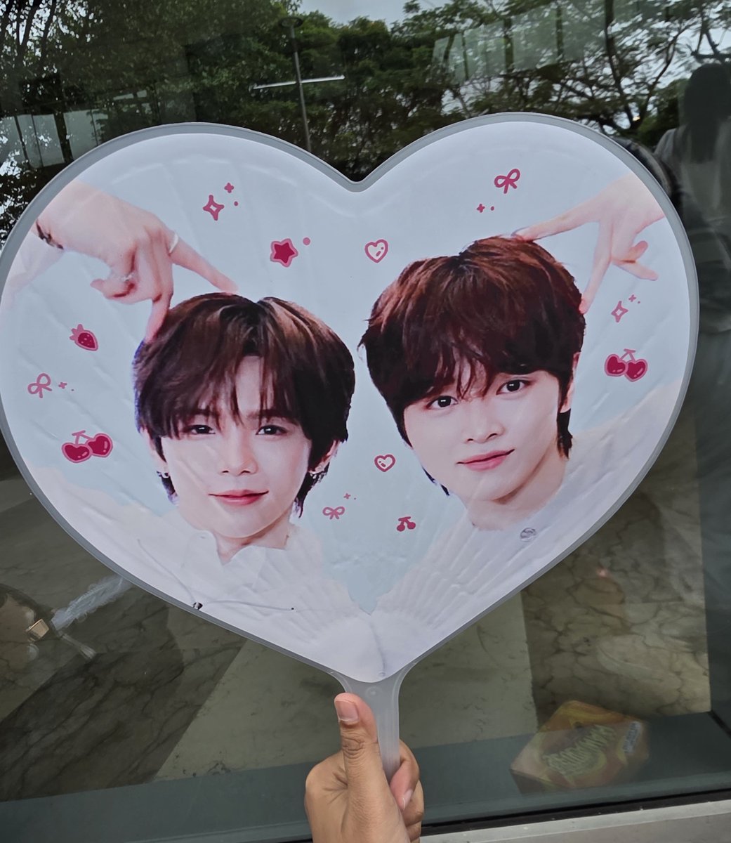 Ayo ayo yang mau kukissss