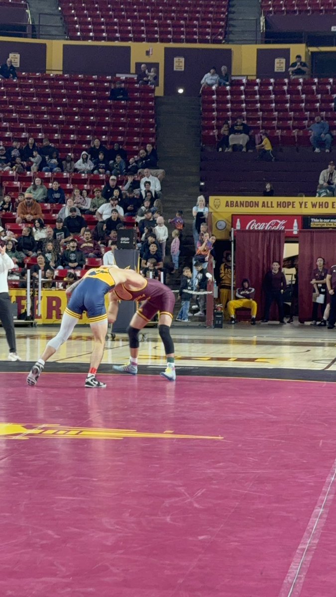 CAGEdad's tweet photo. Some more shots from the West Virginia Match tonight. https://t.co/UvXHaNvyio