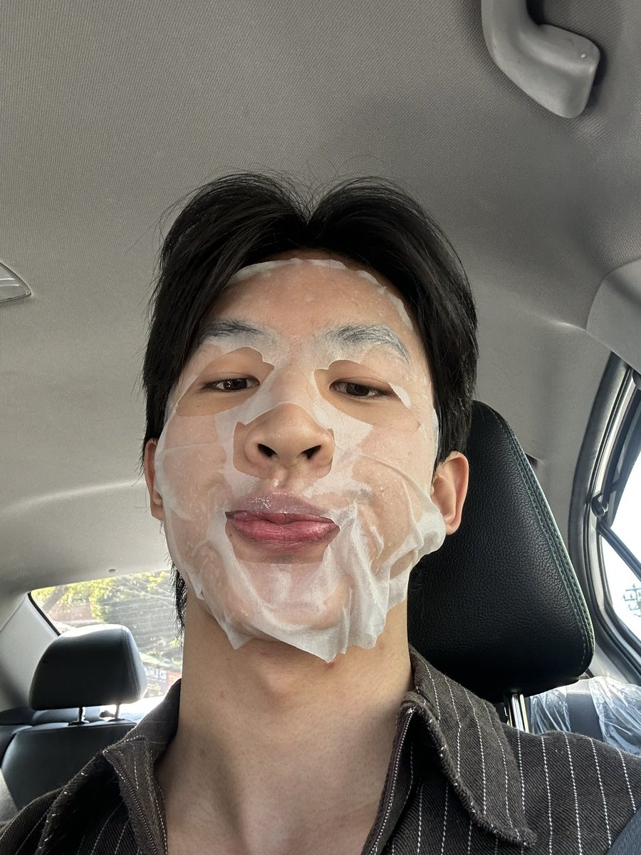 swensurf's tweet image. งานเเรกของปี yay