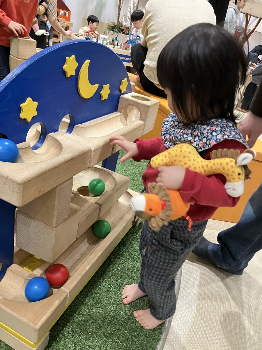 Shinoeris's tweet photo. 中山競馬場のキッズルームがすごく充実してた！
たくさん遊んだ後はUMAJO SPOTで休憩☕️子供の分のジュースまで頂きました😊

#UMAJO https://t.co/ztenKCmhBc